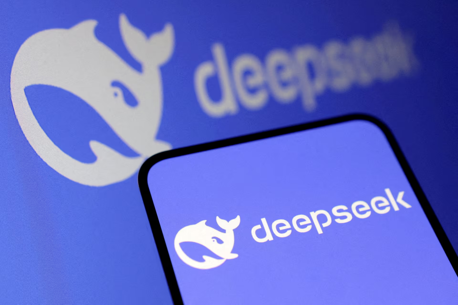 DeepSeek变冷淡了？用户热议AI的温度与技术的平衡